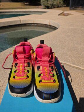 EUC RIP-IT Womens Kaylei SwiftStep Volleyball Shoe Women's 8.5